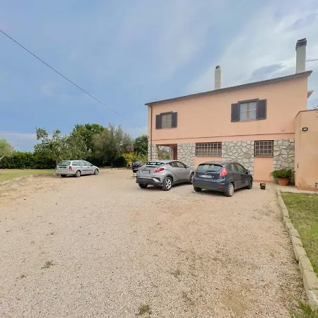 In Campagna Tra Natura E Villa