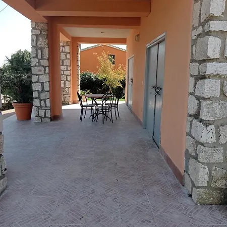 In Campagna Tra Natura E Villa Montalto di Castro